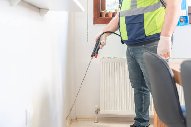 Best Exterminator Services  in Midfield, AL